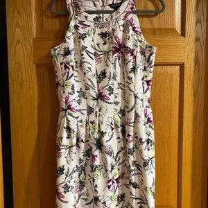 White market spring dress with pockets